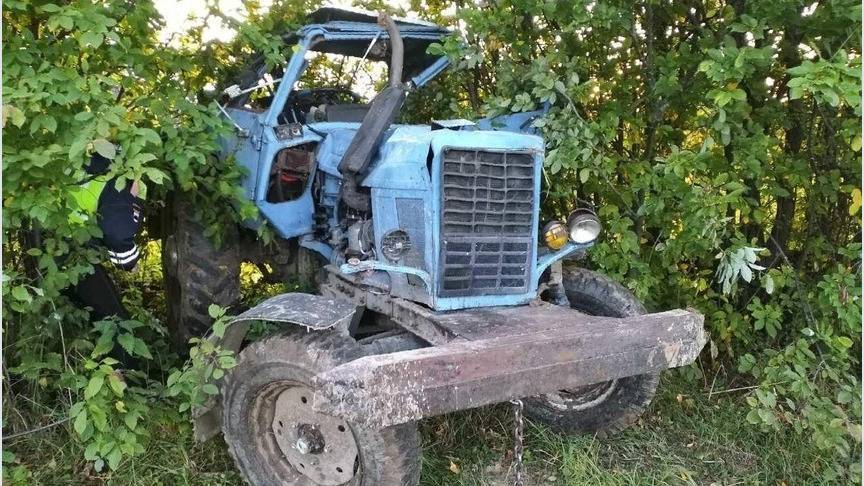 В Верхошижемском районе перевернулся подросток на тракторе