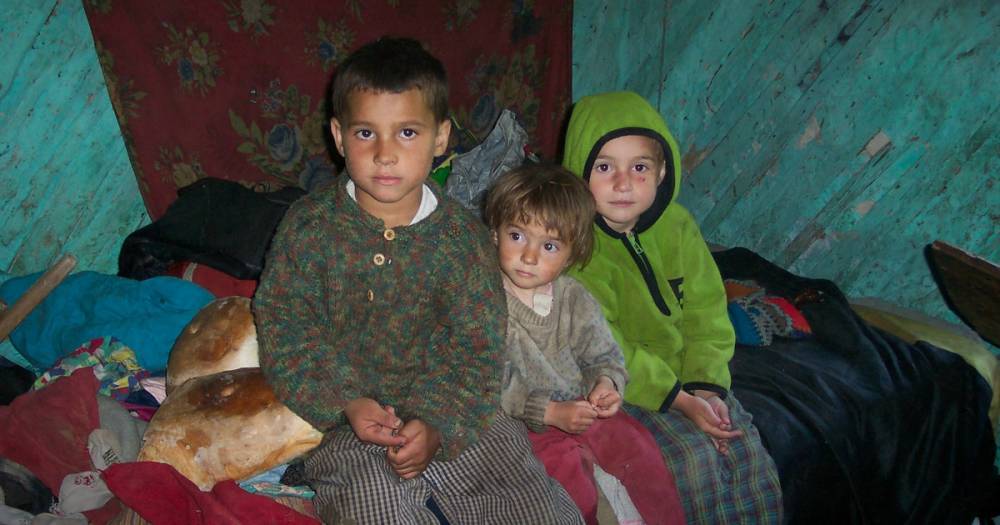 Практически каждый четвертый ребенок в России живет в нищете