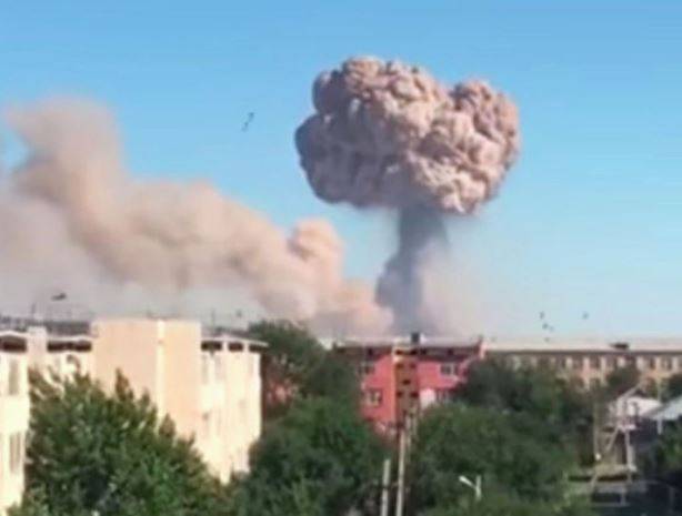 Бывший минобороны Казахстана лишился погон за «детонацию боеприпасов» в городе Арысь