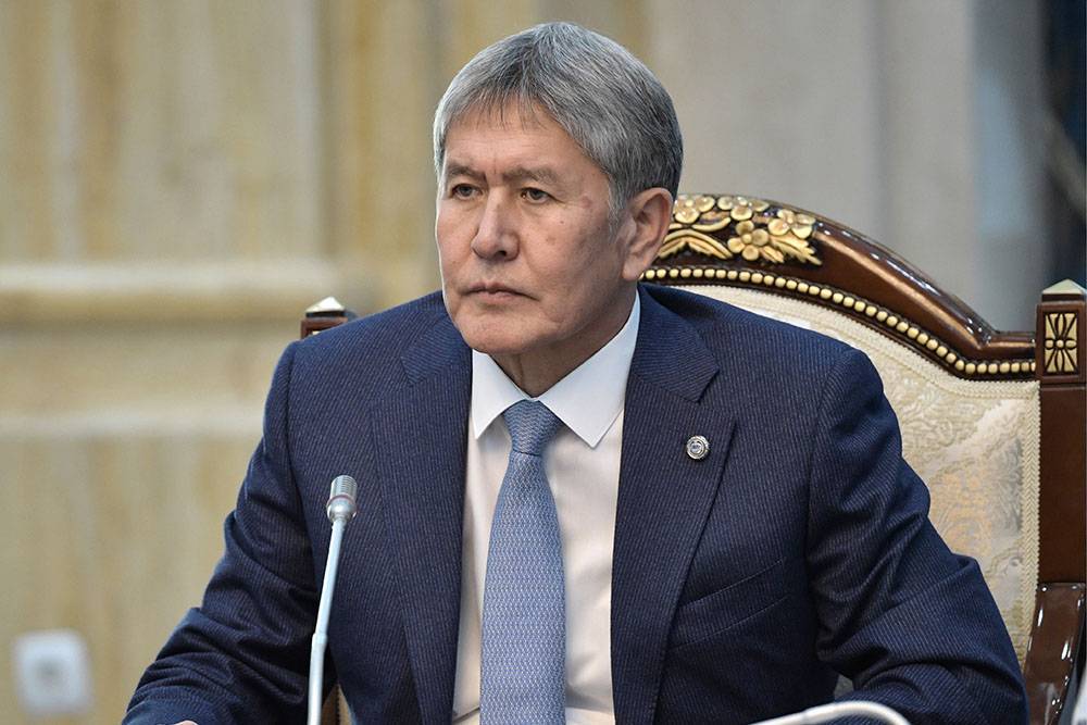В Киргизии спецназ начал операцию по задержанию бывшего президента Алмазбека Атамбаева