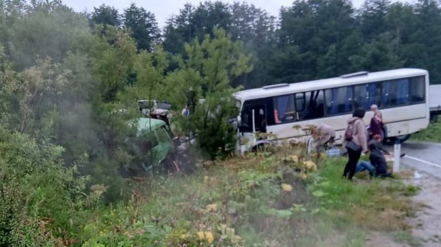 Видео: 12 человек пострадали в аварии с автобусом на Сахалине