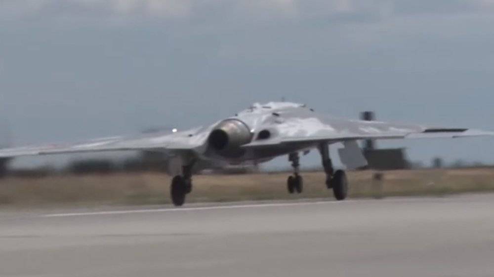 Появилось видео первого полета российского БПЛА «Охотник»