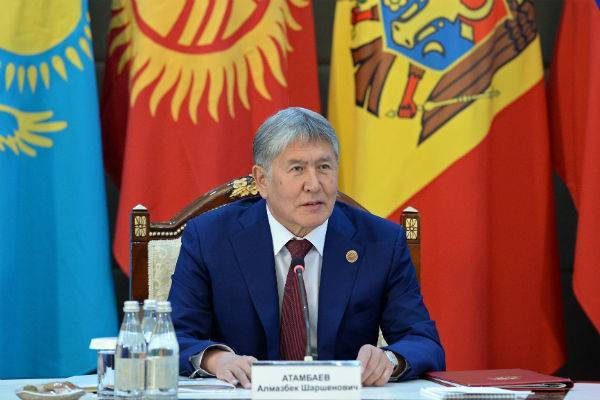 В Киргизии началась спецоперация по задержанию экс-президента Атамбаева