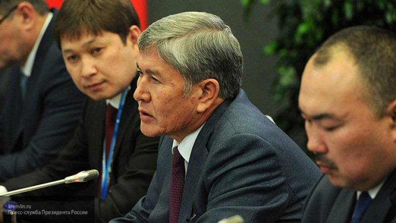 Бывшего президента Алмазбека Атамбаева задержали в Киргизии