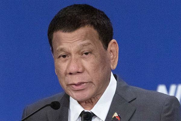 Президент Филиппин Дутерте пригрозил рубить головы наркобаронам
