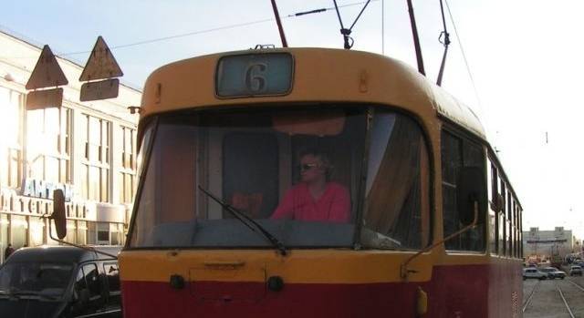 Сразу всех водителей трамваев уволили в Твери