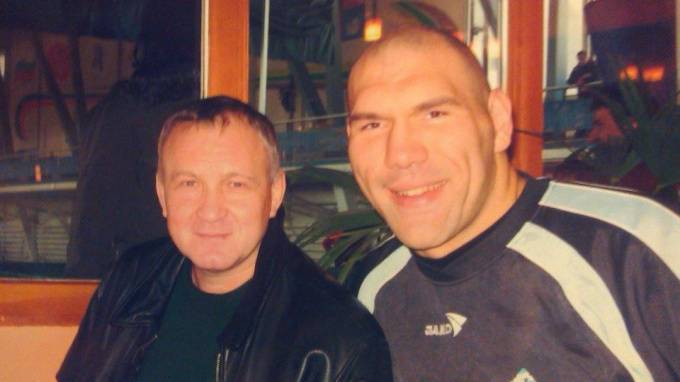 Погибший в ДТП на Парнасе мужчина был тренером Валуева
