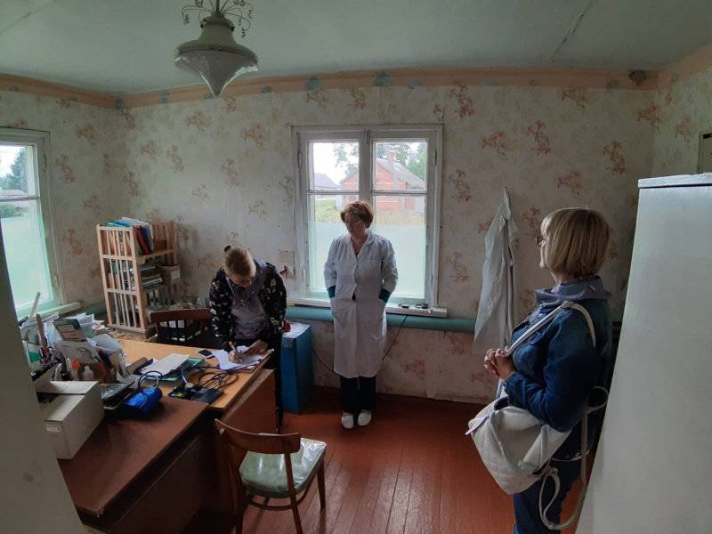 Жители нескольких деревень в Смоленской области остались фактически без медпомощи