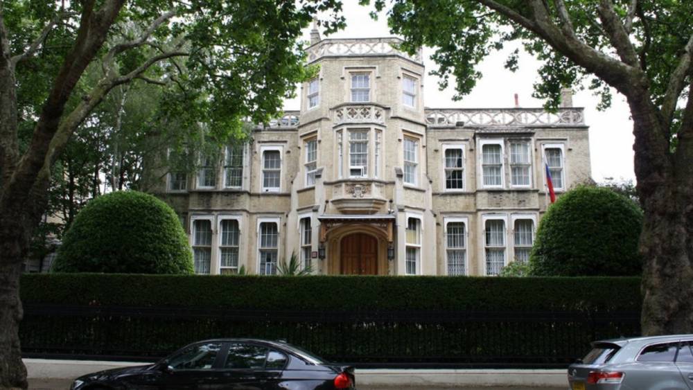 В посольстве РФ рассказали о манипуляциях властей Британии по делу Скрипалей