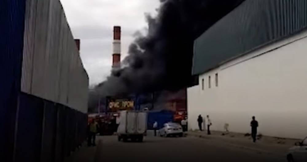 Пожар произошел рядом с Дзержинской ТЭЦ