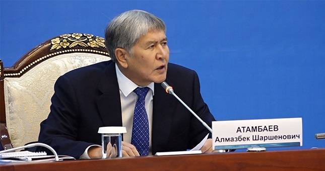 Сторонники Атамбаева требуют отставки действующего президента Кыргызстана