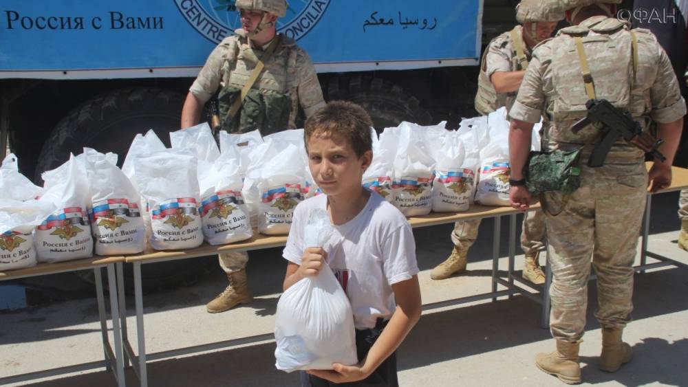 Военные РФ доставили гуманитарный груз в Сирию и оказали медпомощь нуждающимся