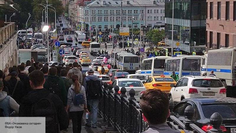 Москвичи призвали устроивших незаконные митинги «врагов народа»  убираться из России