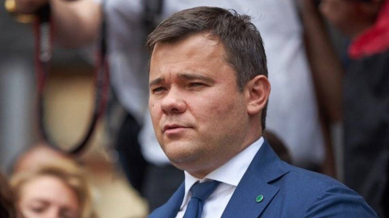 Зеленский формально выполнил требования петиции об увольнении Богдана
