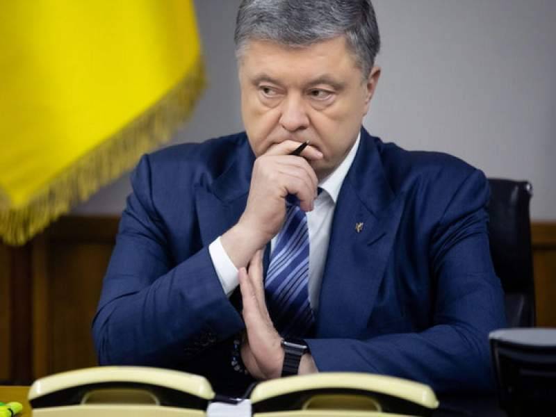 Сбежавший Порошенко вернулся на Украину