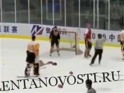 Канадский хоккеист избил игроков российского клуба после матча