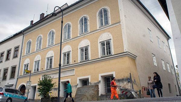 Дом Гитлера реконструируют в Австрии. РЕН ТВ