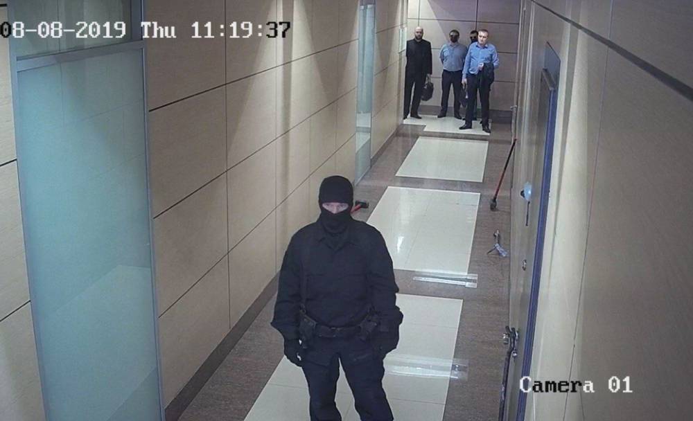 Полиция проводит обыски в офисе ФБК и у нескольких сотрудников Фонда