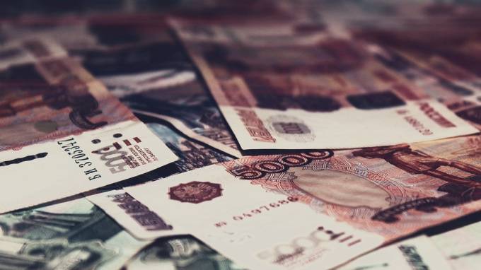 На Богатырском проспекте мошенница украла у пенсионерки 200 тысяч рублей