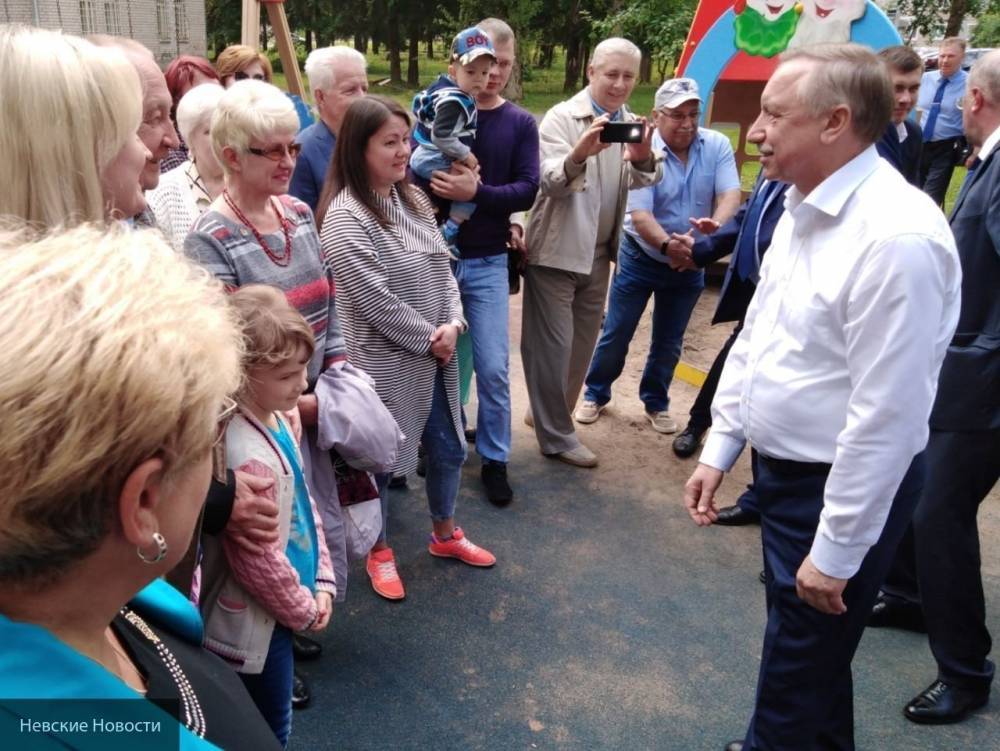Беглов обсудил с жителями Колпинского района способы улучшения транспортной доступности