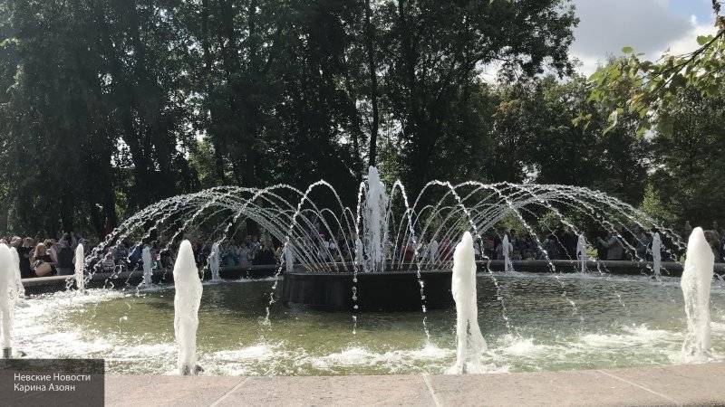 Отремонтированный фонтан запустили в петербургском саду имени 30-летия Октября