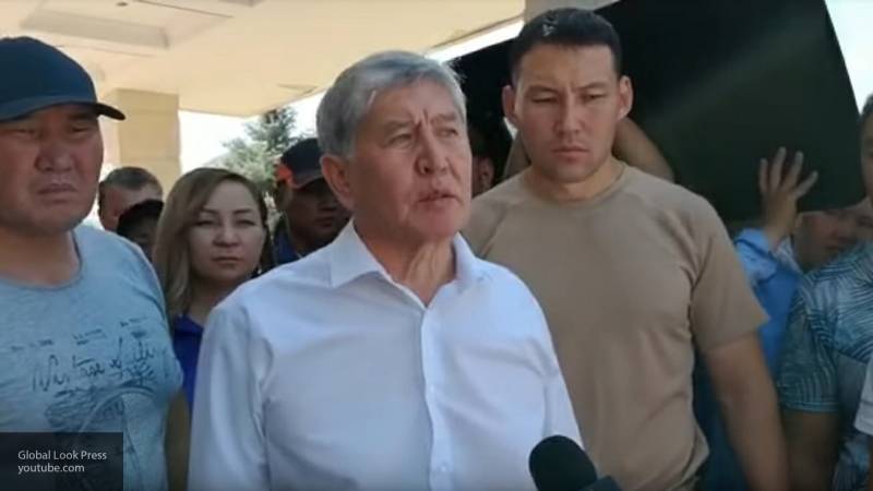 Силовики в третий раз штурмуют резиденцию экс-президента Киргизии Атамбаева