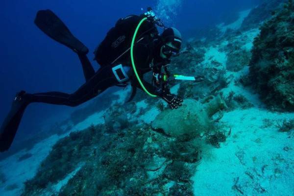 На дне Эгейского моря найдены фрагменты колоссального древнего корабля