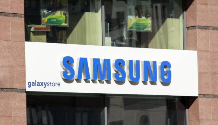 Компания Samsung презентовала в Нью-Йорке свои новые смартфоны