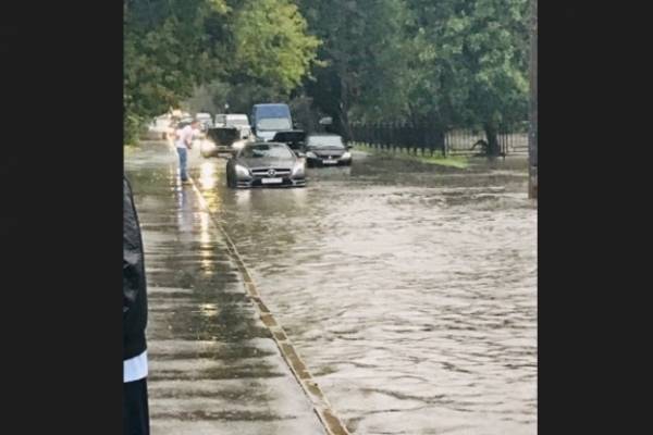 Улицы Петербурга затопило после ливня