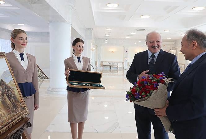 Бакиев обещал приготовить плов Лукашенко: Кыргызстан направил ноту протеста Беларуси
