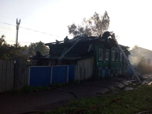 В Башкирии 5-летний ребенок и женщина пострадали при пожаре дома - gorobzor.ru - Башкирия - Бирск