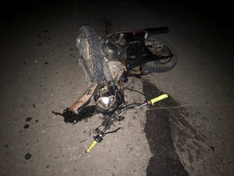 Под Астраханью мотоциклист без прав спровоцировал аварию и погиб - astravolga.ru - Астраханская обл.