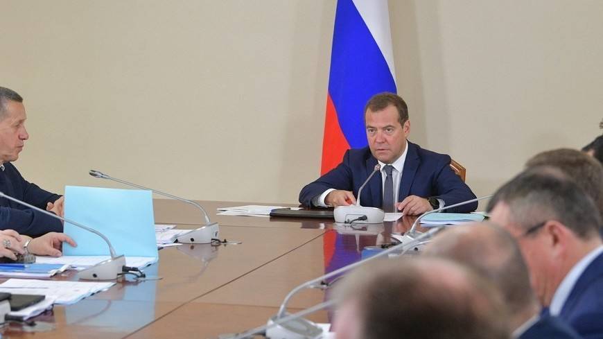 Медведев: Правительство выделит 600 млн пострадавшему от паводка Приамурью