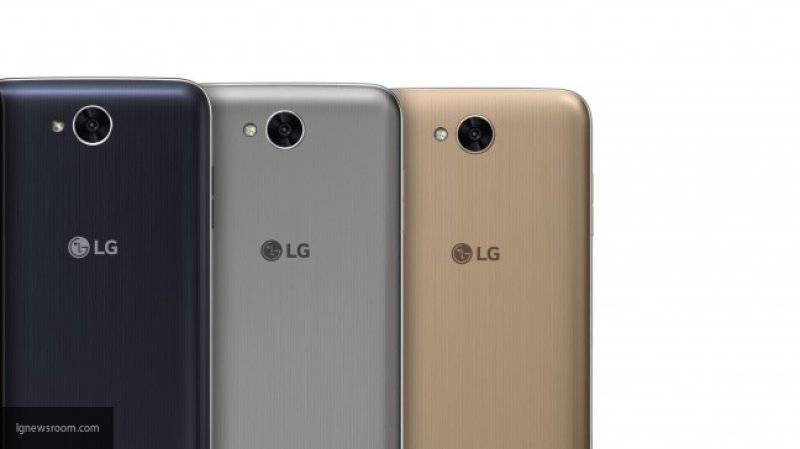 LG выпустит осенью смартфон с тремя экранами