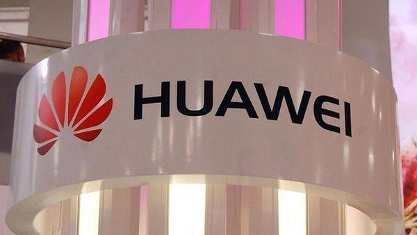 Вашингтон отсрочил выдачу разрешений на работу с Huawei — Новости политики, Новости Азии