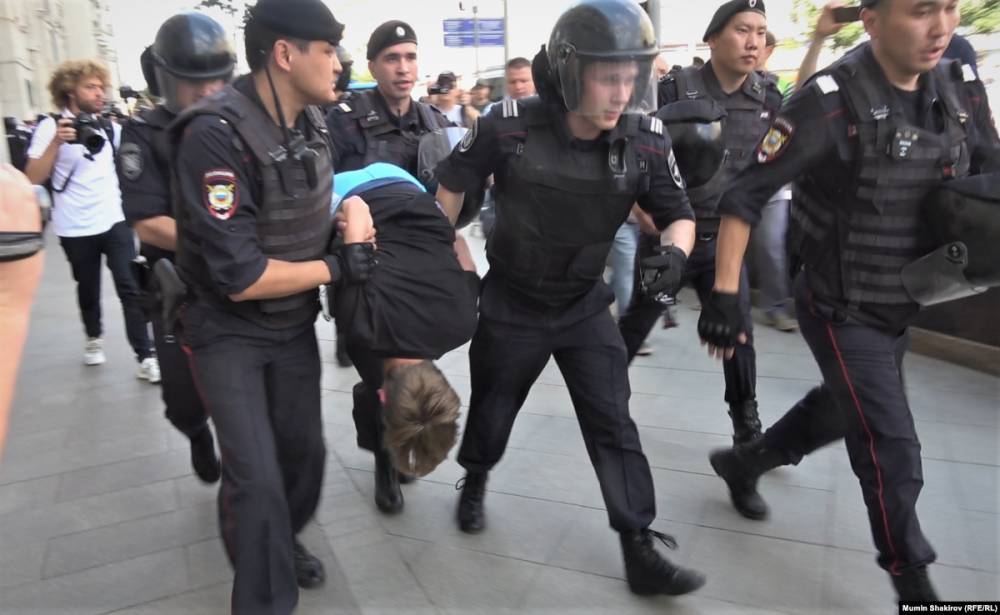 Власти потратили 13 млн рублей на фестивали в дни протестных акций
