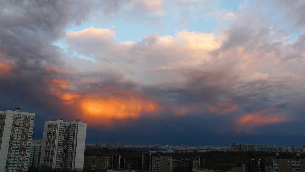 Ураган в Москве. Онлайн-трансляция 10-балльного шторма
