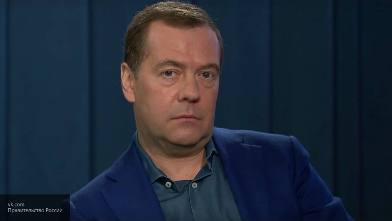 Медведев заявил о готовности Москвы и дальше помогать Бишкеку
