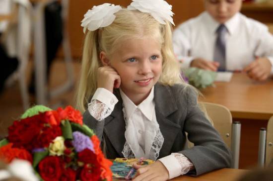 В России утвердят национальный стандарт на школьную форму, пишут СМИ