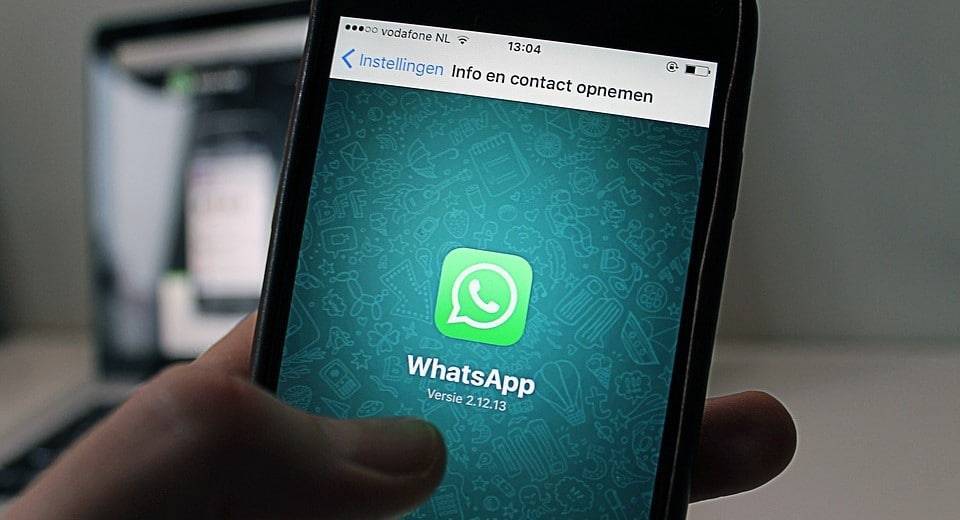 Хакеры научились проникать в переписки в WhatsApp