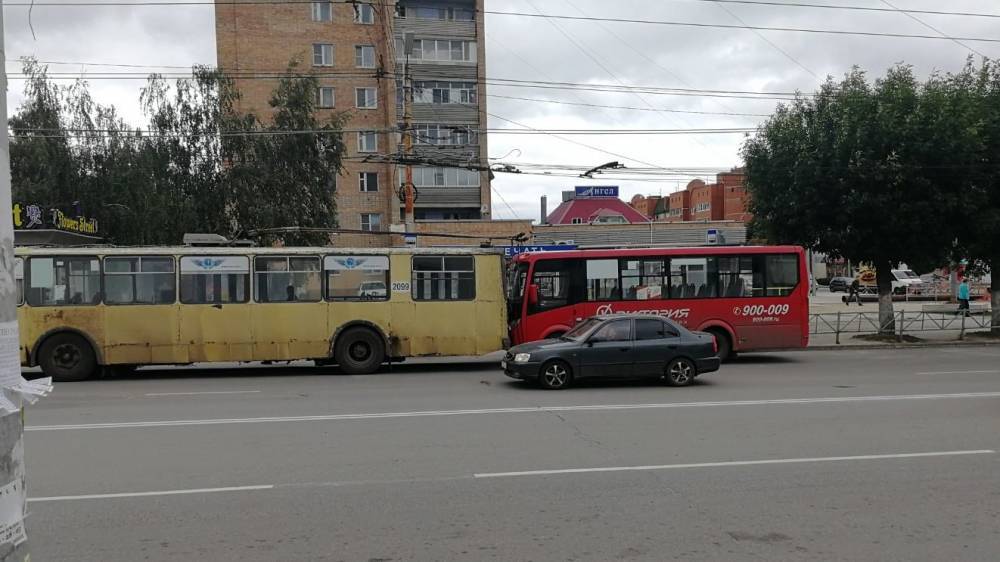 В Рязани столкнулись маршрутка и троллейбус – РИА «7 новостей»