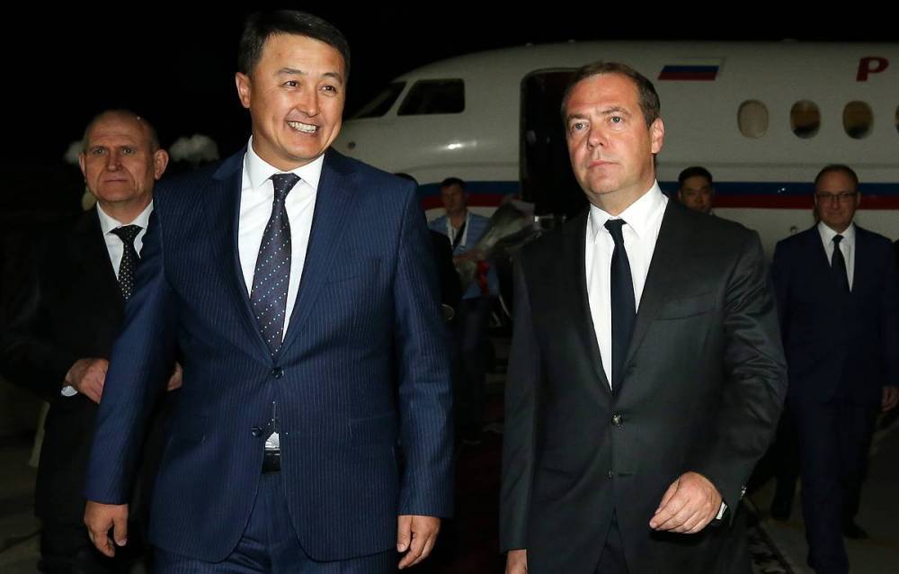 Медведев считает, что Киргизия исчерпала "лимит на революции"