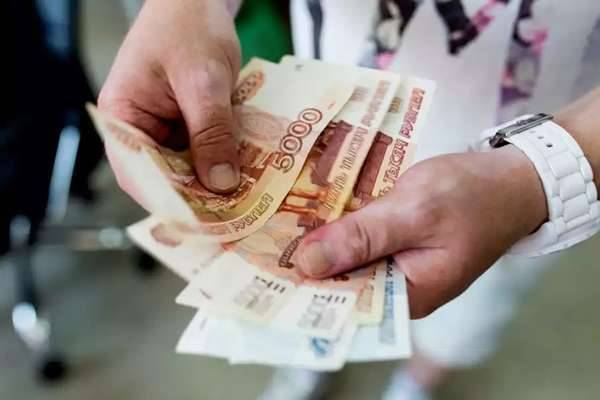 Эксперты заявили о рекордно высоких расходах жителей России в июле