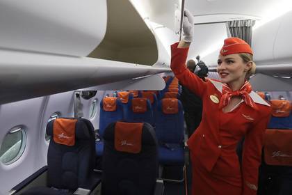 Названа российская авиакомпания с самыми вежливыми стюардессами