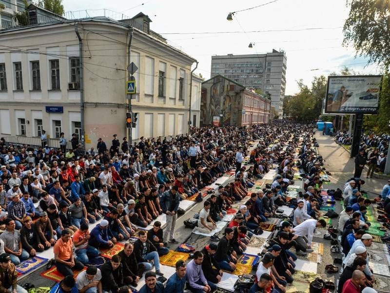 Улицы вблизи мечетей в Москве перекроют для празднования Курбан-байрама
