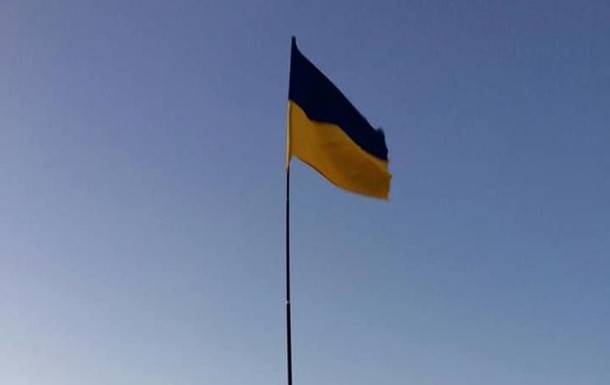 Гибель морпехов на Донбассе: в Крыму подняли украинский флаг