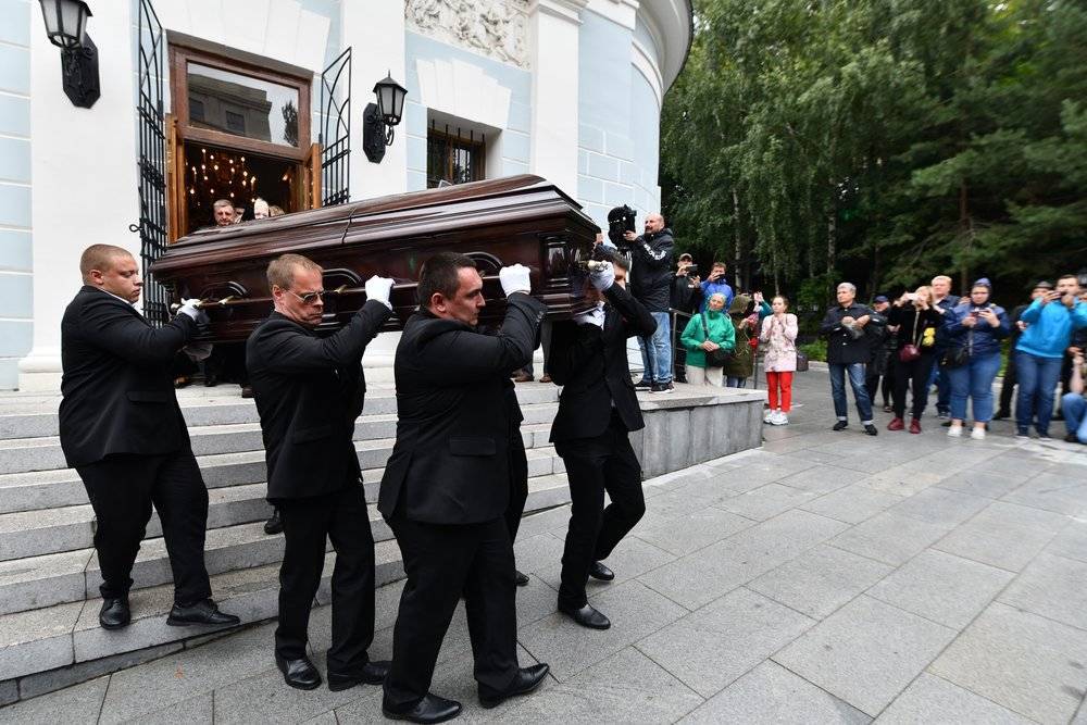 Вилли Токарева похоронили на Калитниковском кладбище