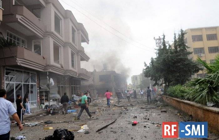 В Турции на границе с Сирией произошли взрывы на оружейном складе