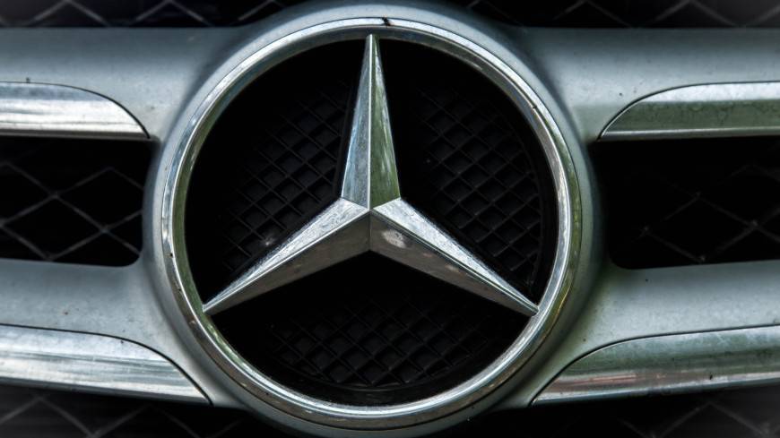 Немцам со старыми Mercedes дадут по 3000 евро
