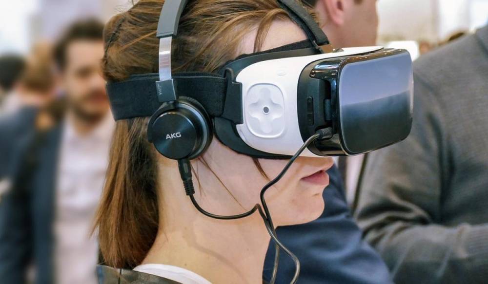 Минпросвещения рекомендует учебным заведениям приобретать VR-шлемы